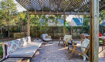 82 Kempson Pl, Metuchen, NJ 08840