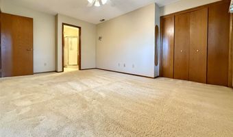 411 SE Delaware Ave 304, Ankeny, IA 50021