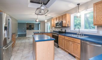 27 South St, Blandford, MA 01008