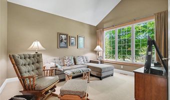 1250 Woodsview Dr, Akron, OH 44313