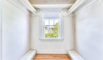 172 Hoyt Ave, East Providence, RI 02916