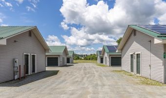 87 Fox Hill Dr, Cambridge, VT 05464