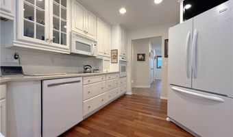 39 Wickendon Ct, Amherst, NY 14221