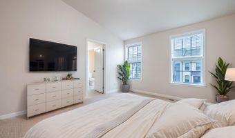 2715 S Spurway Dr, Ann Arbor, MI 48105