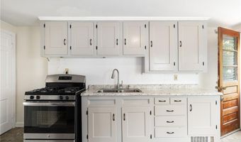 15 Preston Dr, North Kingstown, RI 02852