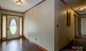 589 White Pines Cir, Camden, SC 29020