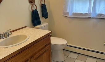 1 Gilman Rd, Hopkinton, RI 02832
