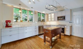100 Ballantree Dr, Asheville, NC 28803