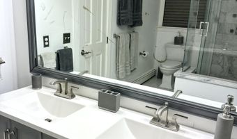 19 Center St, Barnegat, NJ 08005