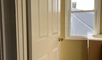 5 Ryan Ave 3, Bristol, RI 02809