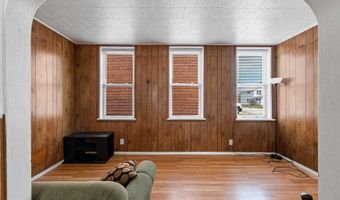 323 5TH St, Algoma, WI 54201
