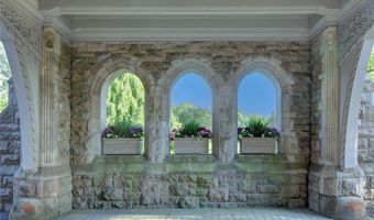 127 Harrison Ave 7, Newport, RI 02840