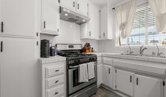 15456 Dale Evans Pkwy, Apple Valley, CA 92307