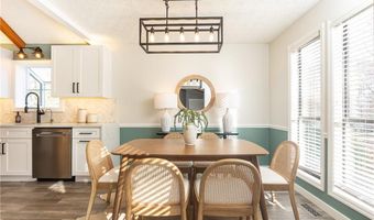 806 Moonlit Ln NW, Acworth, GA 30102