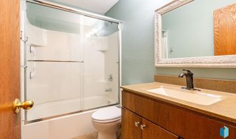 316 W Evergreen Dr, Brandon, SD 57005