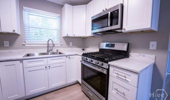 1913 Champion St, Savannah, GA 31405
