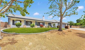 15305 Lookout Rd, Apple Valley, CA 92307