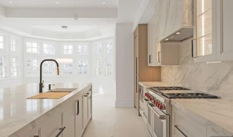 67 Robin Ln, Alpine, NJ 07620