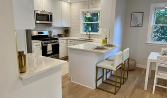 1496 Newport Rd, Ann Arbor, MI 48103
