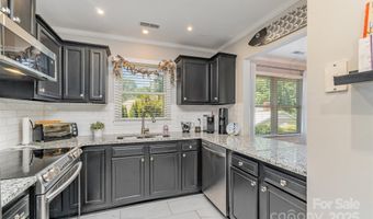 2722 Hillmont Dr, Charlotte, NC 28226