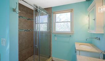 9 Marilyn Rd, Bourne, MA 02532