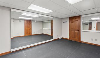 1331 N BRIARCLIFF Dr, Appleton, WI 54915