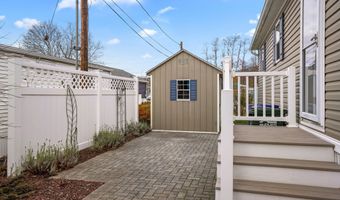 53 Greenlawn Dr, Danbury, CT 06810