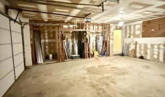 1474 Mandella Rd, Bonneau, SC 29431