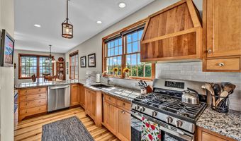 11 Loft Cir, Campton, NH 03223