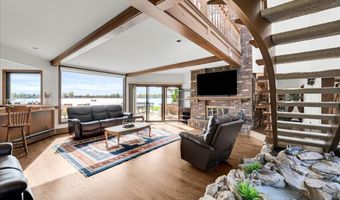 523 Lathrop Ave, Algonac, MI 48001