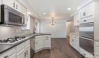 7566 S Valley Heights Dr, Boise, ID 83709