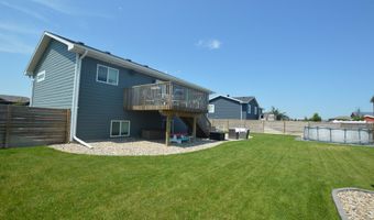 2413 S Lawson St, Aberdeen, SD 57401