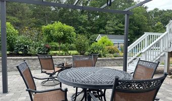 7 Hidden Meadows Dr, Charlestown, RI 02813