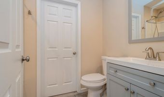 59 Harbor Inn Rd, Bayville, NJ 08721