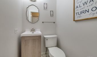 1233 N Hickory Trl, Addison, IL 60101