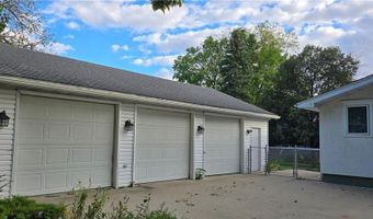 309 5th St SW, Austin, MN 55912