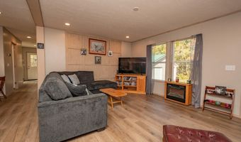 3 Back Rd, Abbot, ME 04406