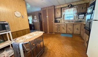 6 New St, Beacon Falls, CT 06403