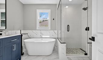 1245 WINAKI Trl, Algonquin, IL 60102