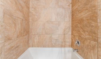 950 Seven Hills Dr 524, Henderson, NV 89052