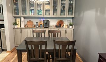 1227 S Old Wilke Rd 104, Arlington Heights, IL 60005