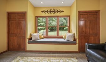 13 Swartzel Dr, Middletown, NJ 07748