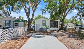 58 Leisure Dr, Auburndale, FL 33823