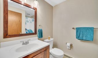 21 Quarry Rd, Branford, CT 06405
