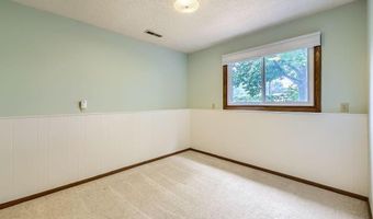 211 Mckinley St, Anoka, MN 55303