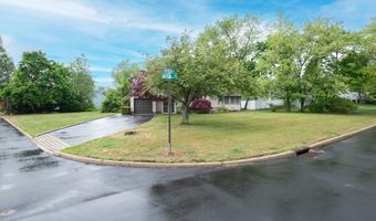 540 Sherman Ave, Belford, NJ 07718