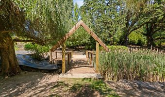 21358 OAK Ln, Aurora, OR 97002