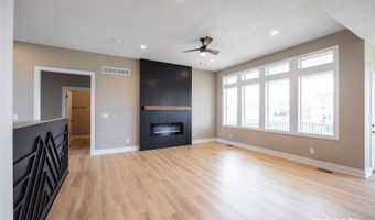 610 Ellis Cir, Adel, IA 50003