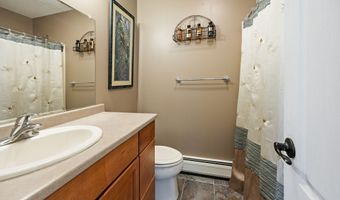 44 Williamsburg Dr, Cheshire, CT 06410
