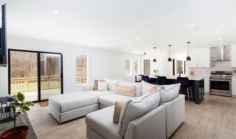 6 Daniels Dr, Danbury, CT 06811